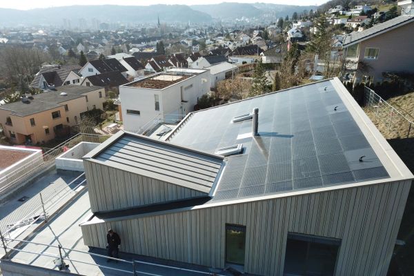 solar-indach-wettingen-01-1920px-02F7E5473D-6C5B-EA9C-F772-C34742D6957C.jpg