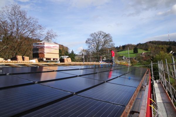 solar-uitikon-indach-01-02-1920pxFB1E1D35-E73A-0433-527E-FC4829F83730.jpg